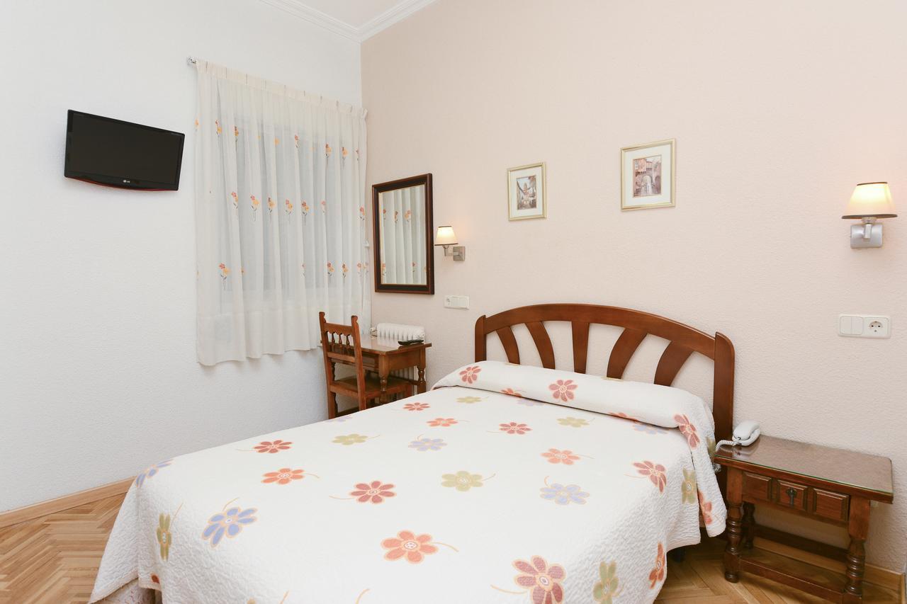 Hostal Biarritz Madrid Eksteriør bilde