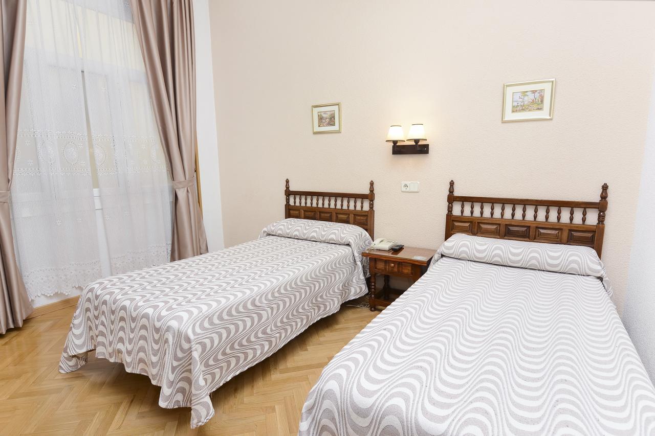 Hostal Biarritz Madrid Eksteriør bilde